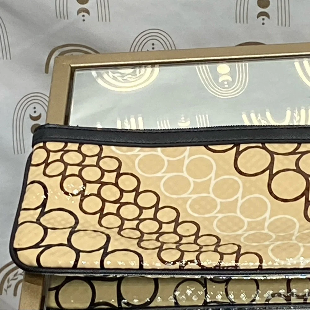 Nine West Black and Brown Circle Pattern Wristlet